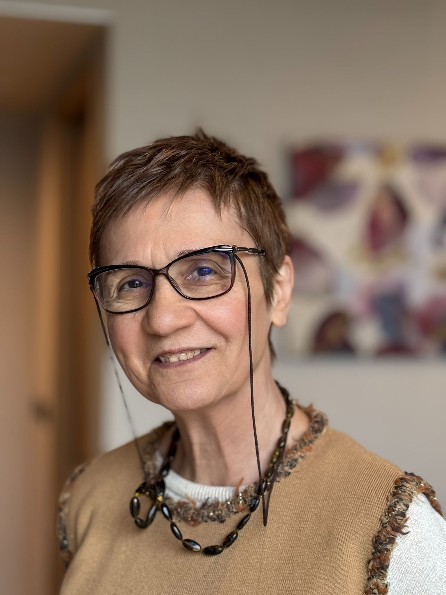 Doç. Dr. Fatma Nur Eriş ('77)